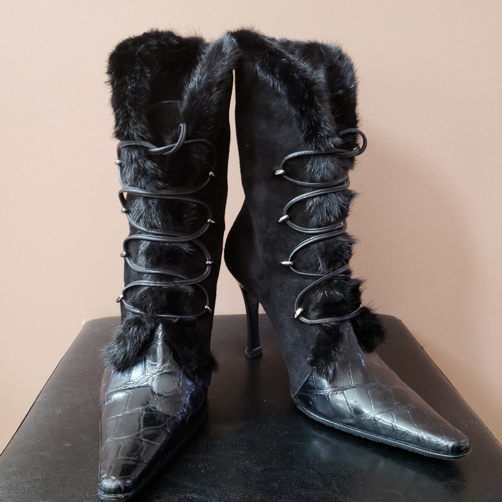 Italian leather boots with fur trim